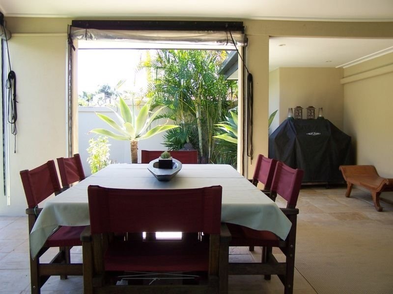 16 Verona Avenue, Isle Of Capri QLD 4217