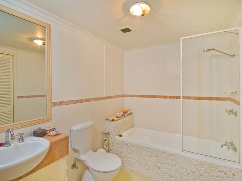 Chevron Island QLD 4217