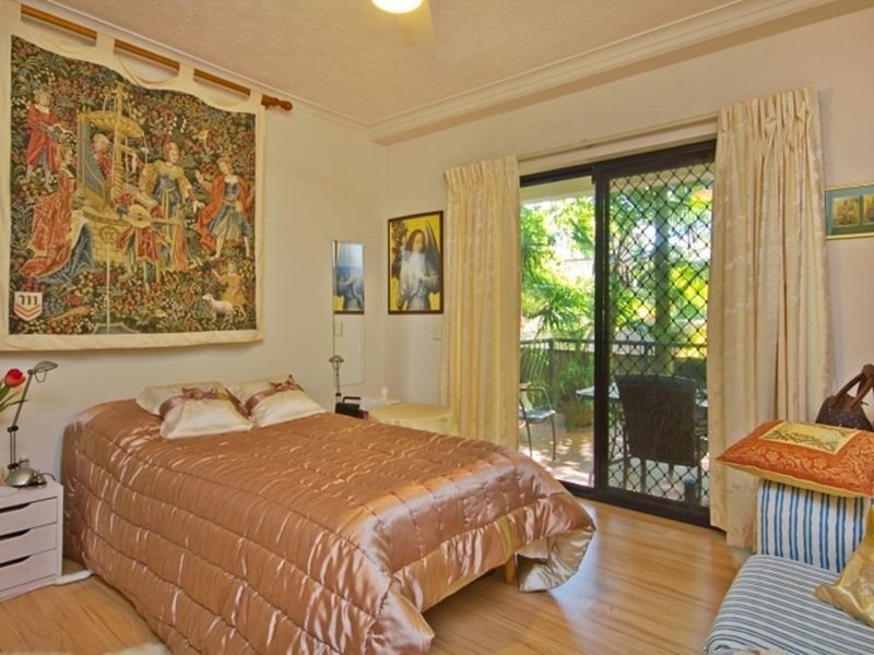 Chevron Island QLD 4217