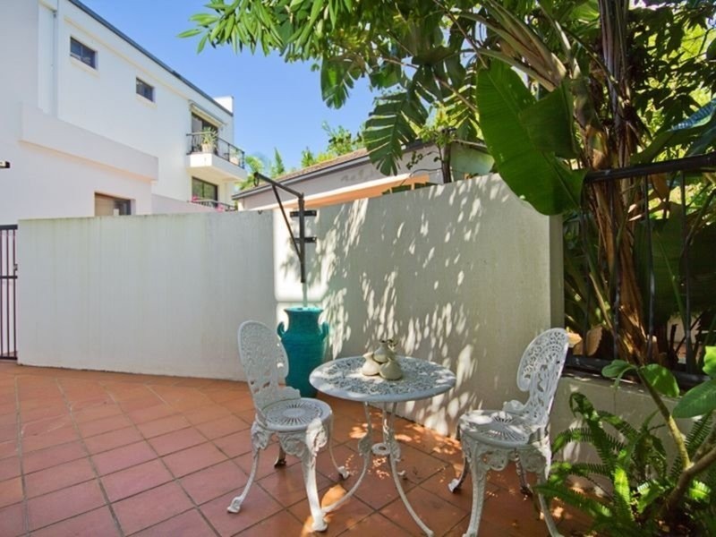 Chevron Island QLD 4217