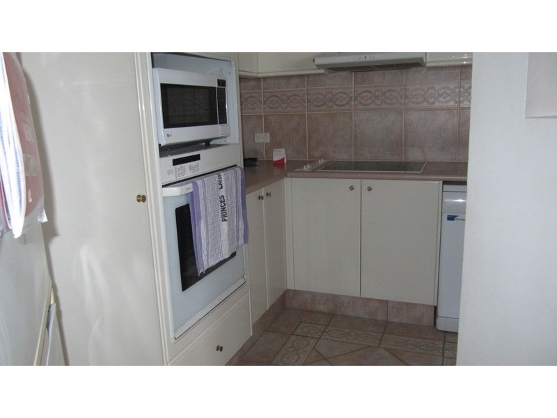 7 “Moroccan” Elkhorn Avenue, Surfers Paradise QLD 4217