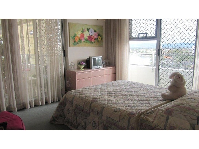 40 “Waterways” Ferny Avenue, Surfers Paradise QLD 4217