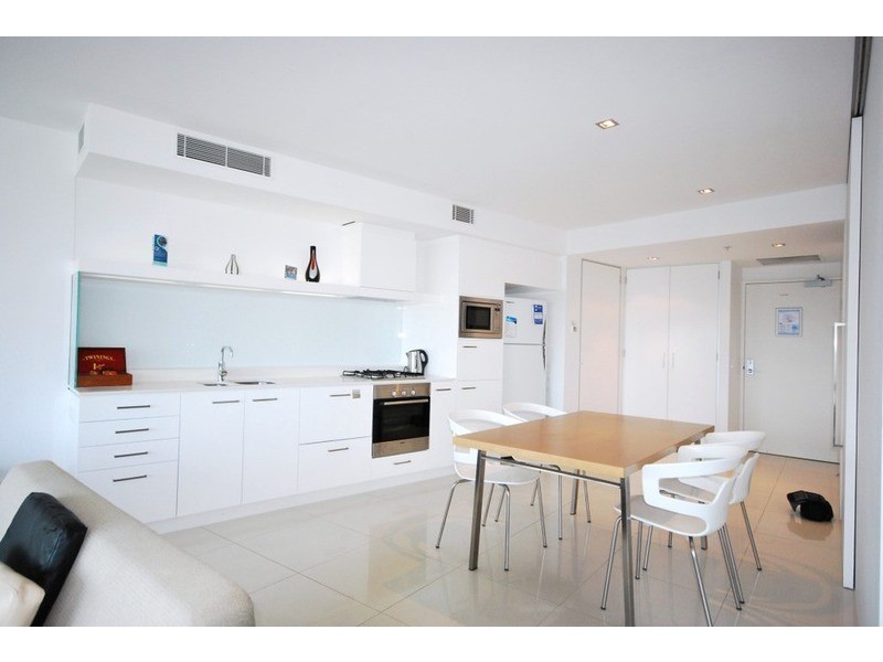 Q1  9 Hamilton Avenue, Surfers Paradise QLD 4217