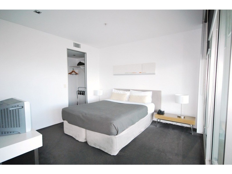 Q1  9 Hamilton Avenue, Surfers Paradise QLD 4217