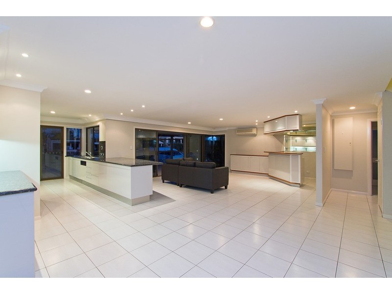 9 Norseman Court, Paradise Waters QLD 4217