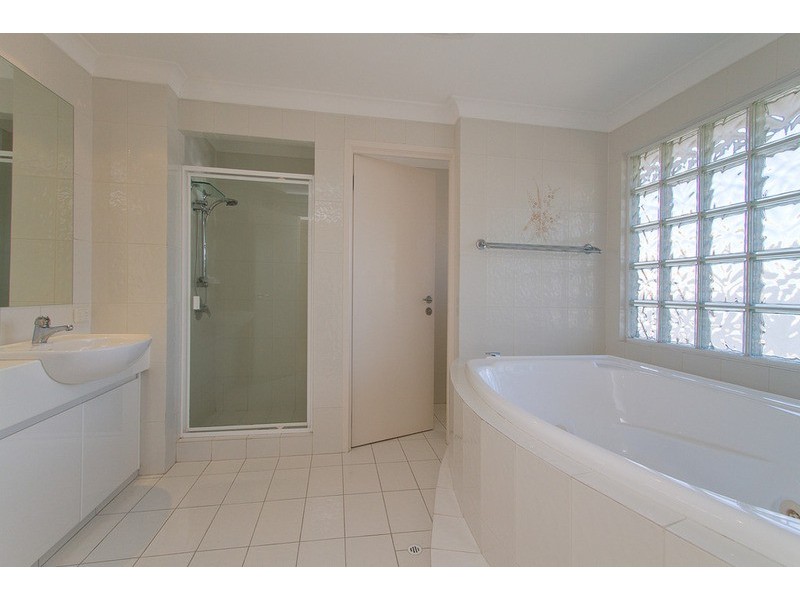 9 Norseman Court, Paradise Waters QLD 4217