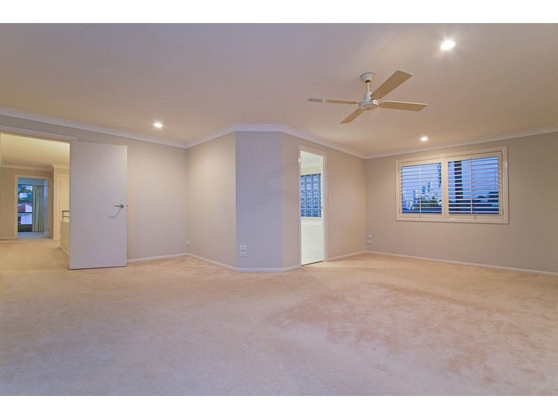 9 Norseman Court, Paradise Waters QLD 4217