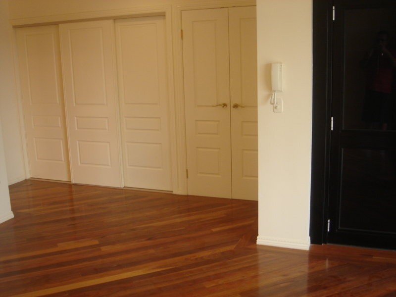 2/214 Stanhill Drive, Chevron Island QLD 4217