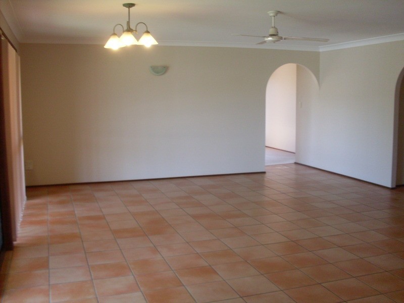 8 Nootka Court, Broadbeach Waters QLD 4218