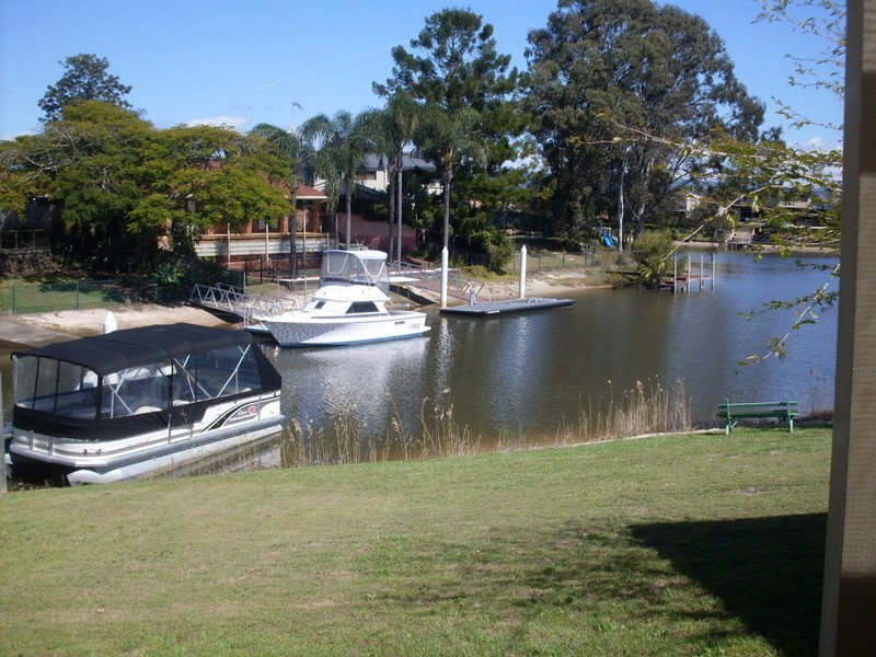 8 Nootka Court, Broadbeach Waters QLD 4218