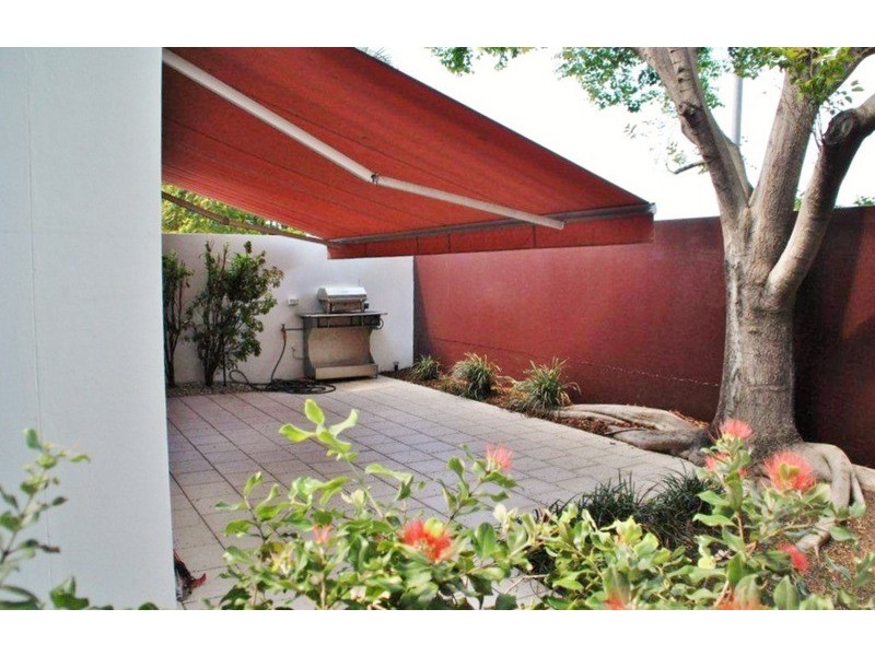 103 Salerno  Street, Surfers Paradise QLD 4217