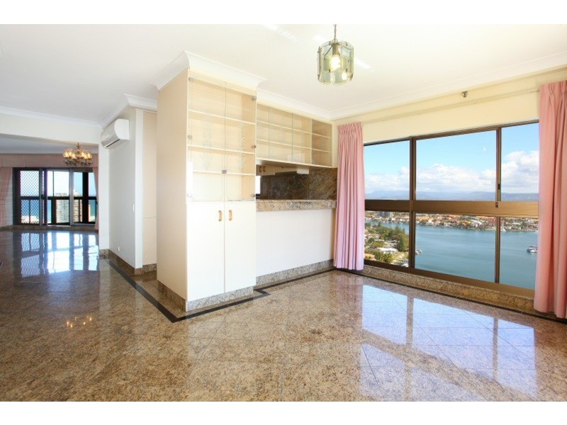 138/2 “Atlantis East” Admiralty  Drive, Paradise Waters QLD 4217