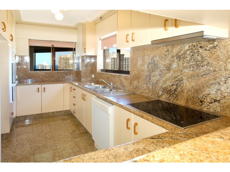 138/2 “Atlantis East” Admiralty  Drive, Paradise Waters QLD 4217