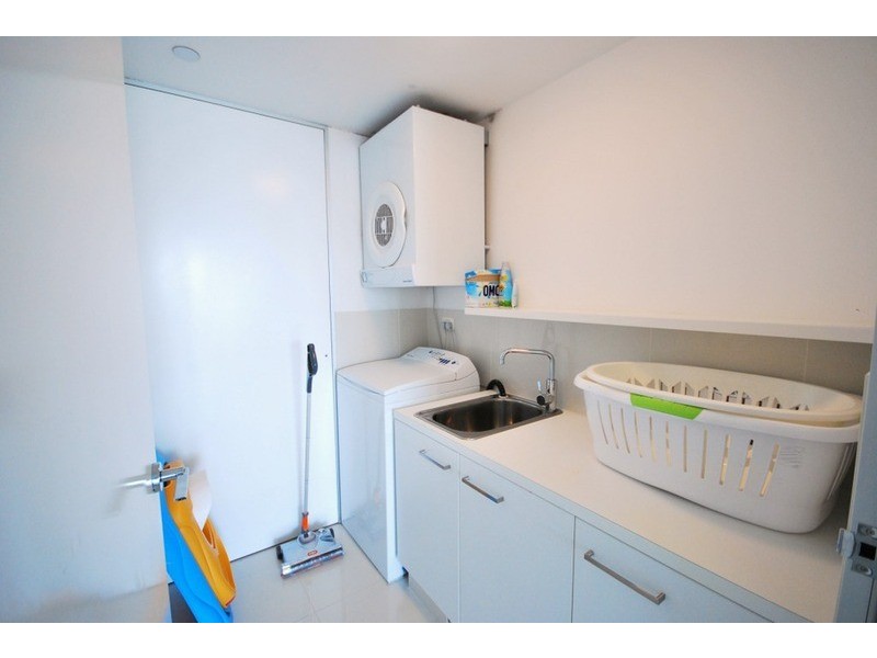 “Q1″ 9 Hamilton Avenue, Surfers Paradise QLD 4217