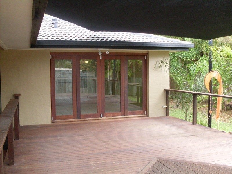 9 Rocket  Court, Benowa QLD 4217