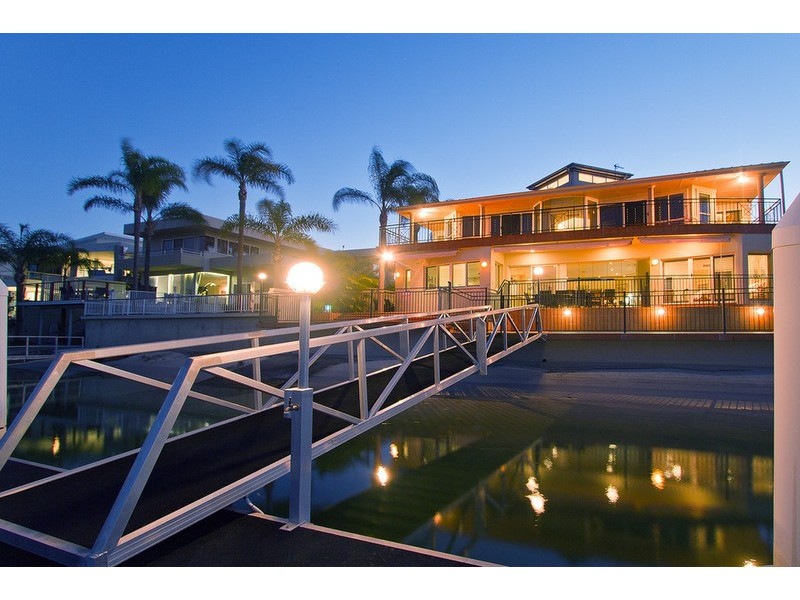 Paradise Waters QLD 4217