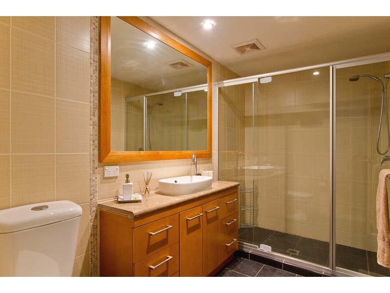 31 Railway Street, Southport QLD 4215