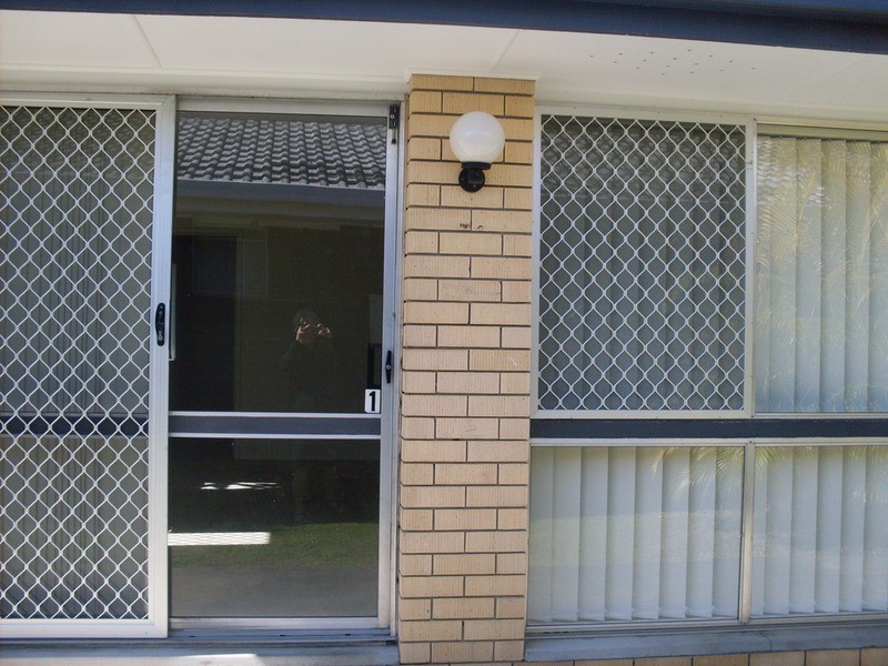 1/12 Parneno Street, Chevron Island QLD 4217