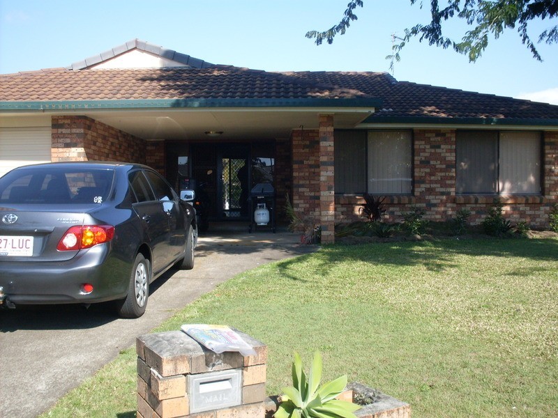 8 Nootka Court, Broadbeach Waters QLD 4218