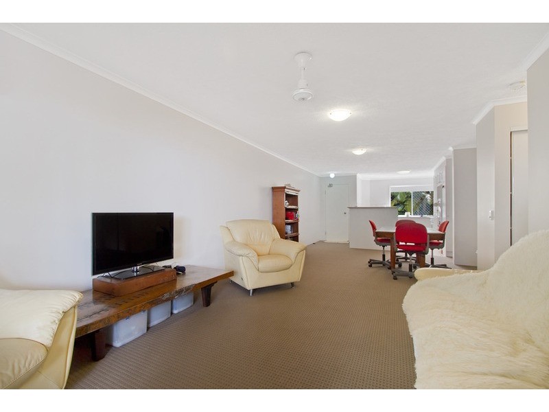 37 Mawarra Street, Chevron Island QLD 4217