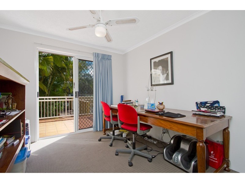 37 Mawarra Street, Chevron Island QLD 4217