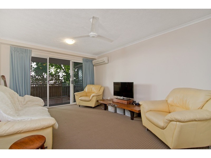 37 Mawarra Street, Chevron Island QLD 4217