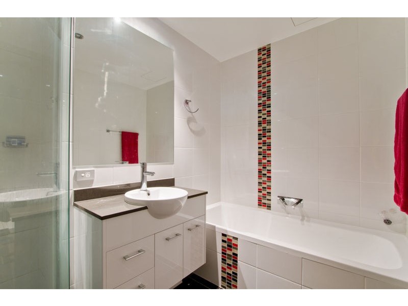 2 Aqua Street, Southport QLD 4215