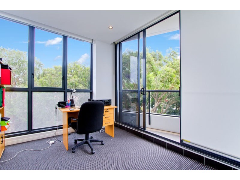 2 Aqua Street, Southport QLD 4215