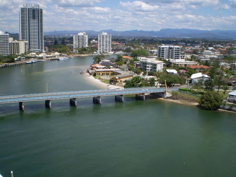 32 Riverview  Parade, Surfers Paradise QLD 4217