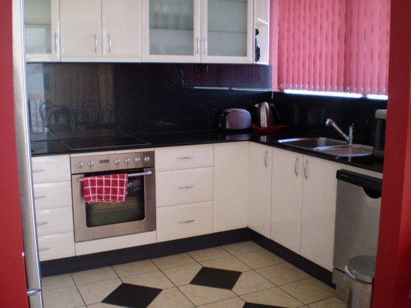 32 Riverview  Parade, Surfers Paradise QLD 4217