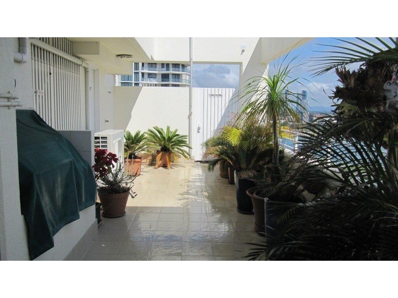 15 “The George” 2 Montgomery Avenue, Main Beach QLD 4217