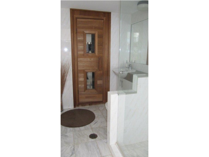 15 “The George” 2 Montgomery Avenue, Main Beach QLD 4217