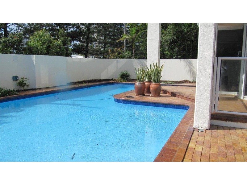 15 “The George” 2 Montgomery Avenue, Main Beach QLD 4217