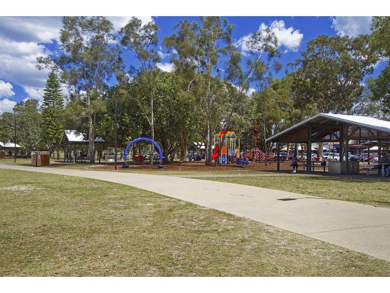 20 Plover Avenue, Paradise Point QLD 4216