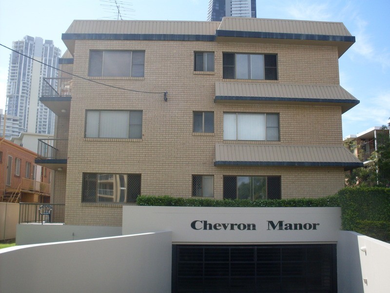 2/13 Stanhill  Drive, Surfers Paradise QLD 4217