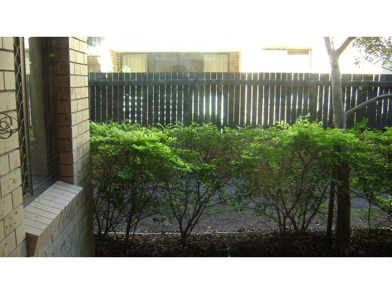 2/13 Stanhill  Drive, Surfers Paradise QLD 4217