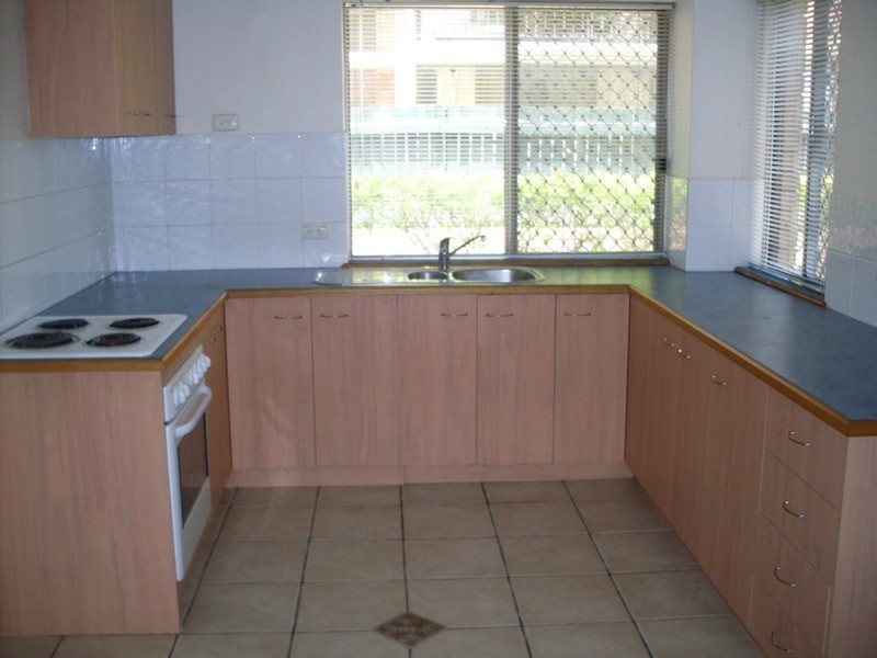 2/13 Stanhill  Drive, Surfers Paradise QLD 4217