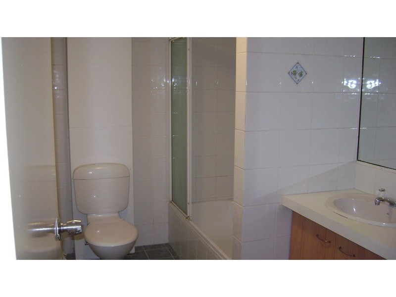 2/13 Stanhill  Drive, Surfers Paradise QLD 4217