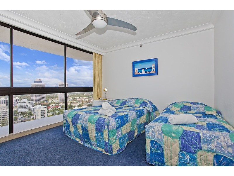 22E/4 Old Burleigh Road, Surfers Paradise QLD 4217
