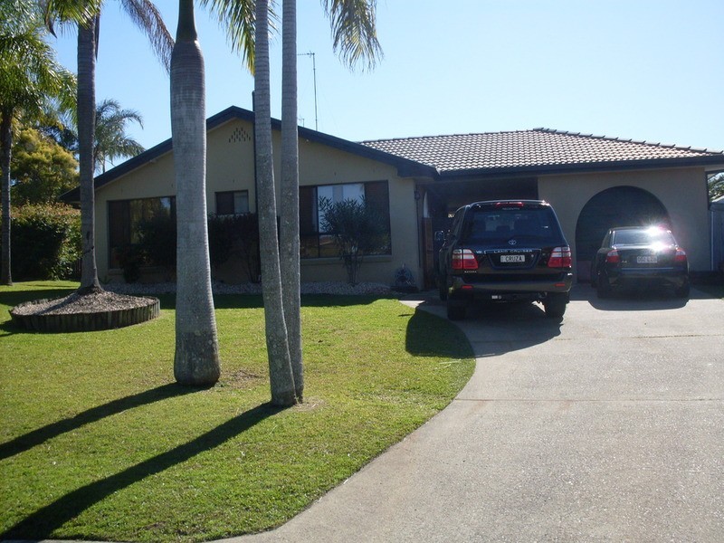 9 Rocket  Court, Benowa QLD 4217