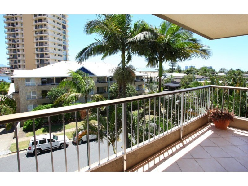 3 Oak Avenue, Surfers Paradise QLD 4217