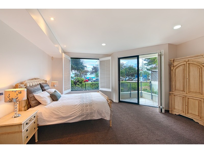 6 Trickett Street, Surfers Paradise QLD 4217