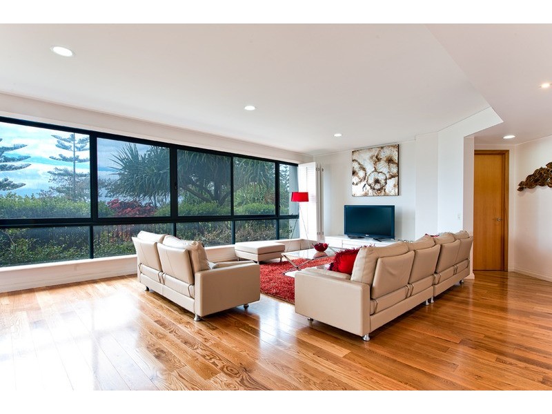 6 Trickett Street, Surfers Paradise QLD 4217