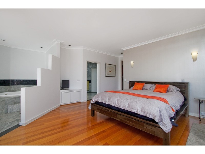 19 Buccaneer Court, Paradise Waters QLD 4217