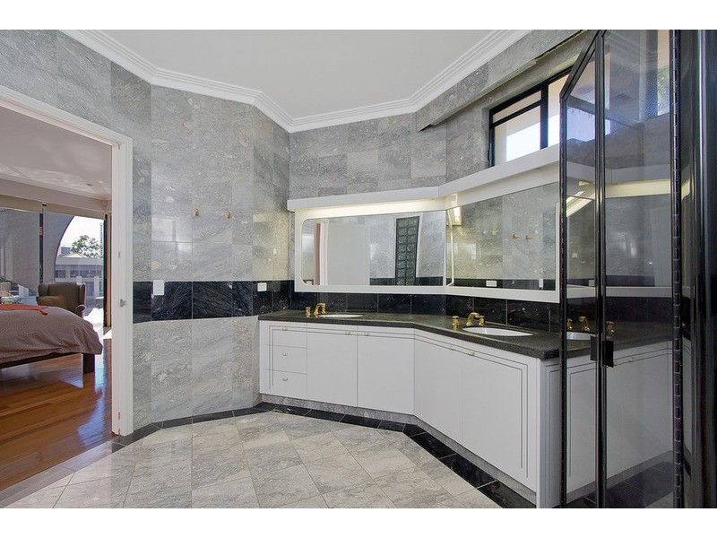 19 Buccaneer Court, Paradise Waters QLD 4217