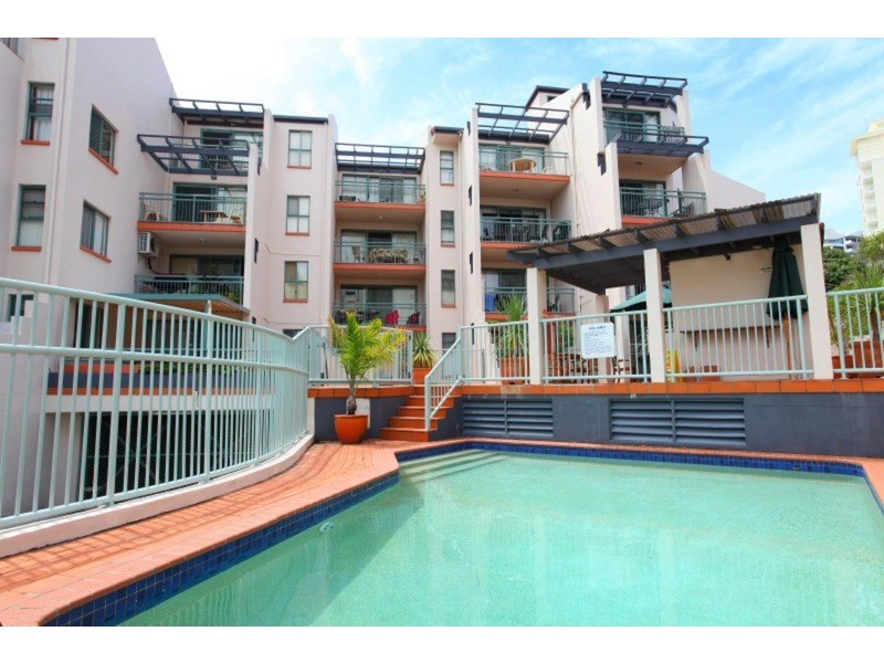 7 Robert Street, Labrador QLD 4215