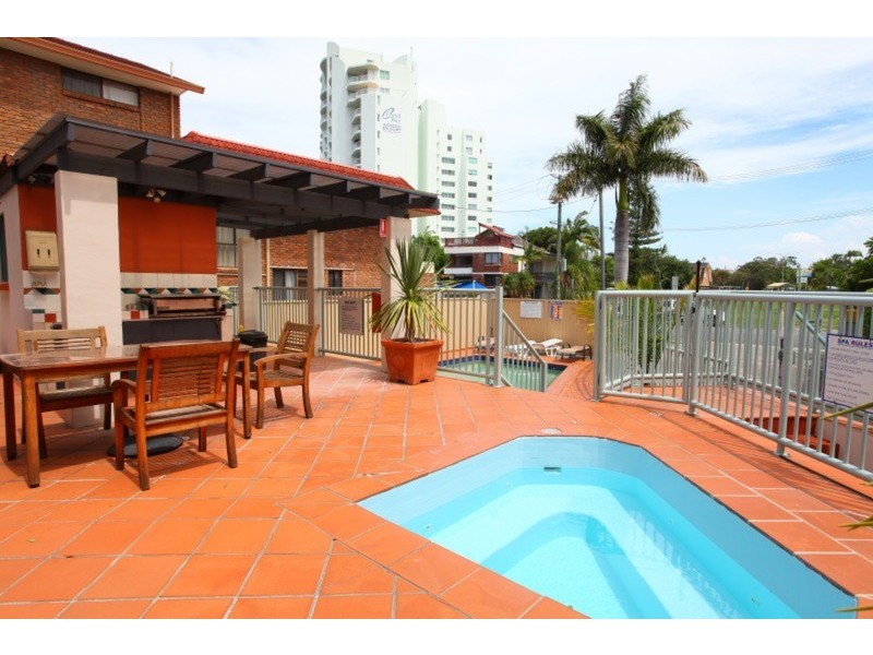 7 Robert Street, Labrador QLD 4215