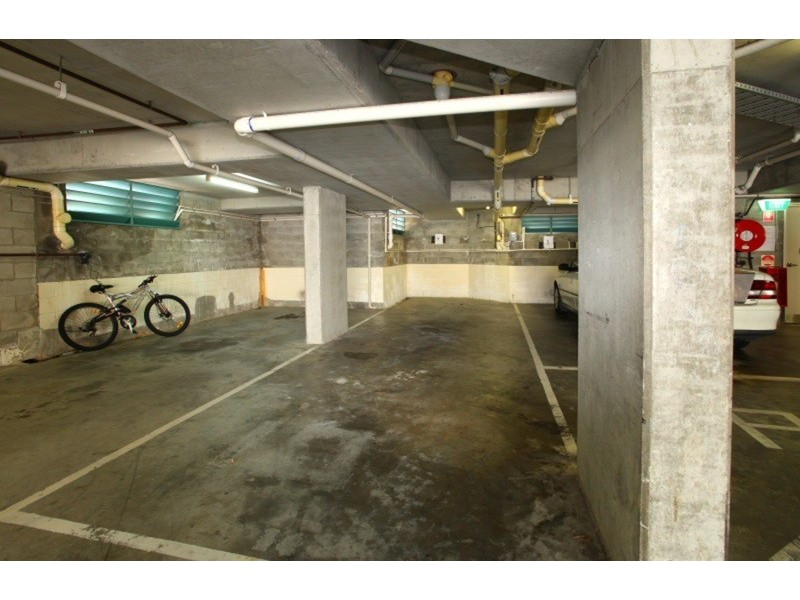 7 Robert Street, Labrador QLD 4215