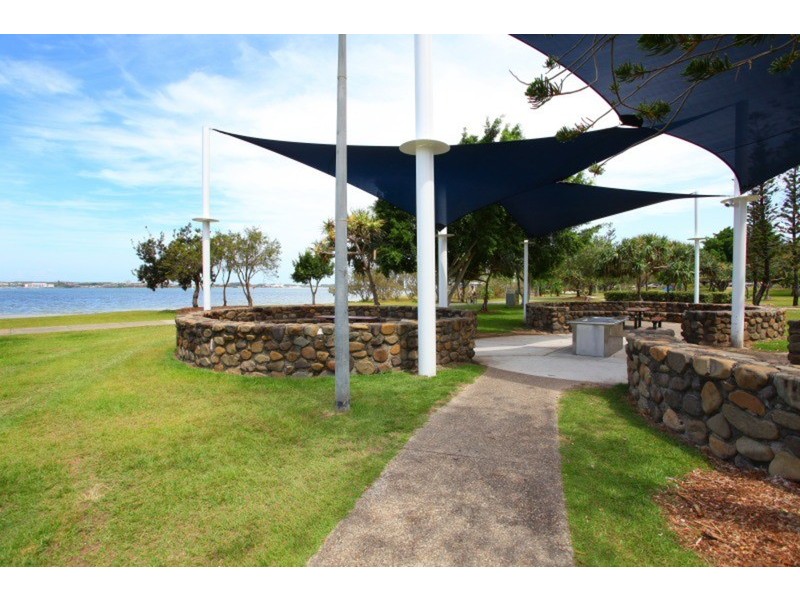 7 Robert Street, Labrador QLD 4215