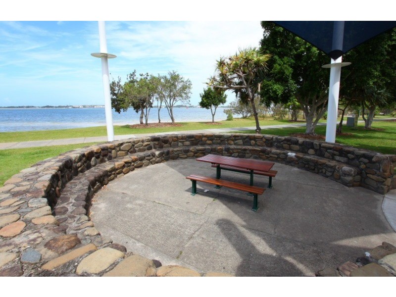 7 Robert Street, Labrador QLD 4215